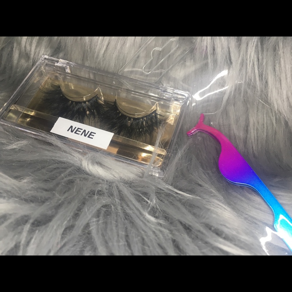 25mm Lashes W/ Lash Tweezers